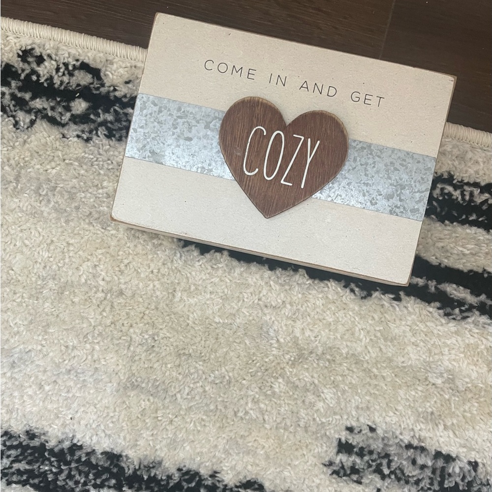 “Come in and Get Cozy” home decor